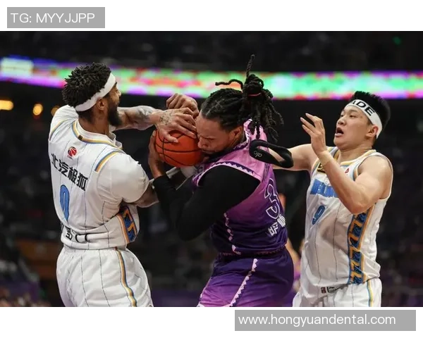 任骏飞领衔球队奋勇拼搏展现篮球精神助力赛季目标实现