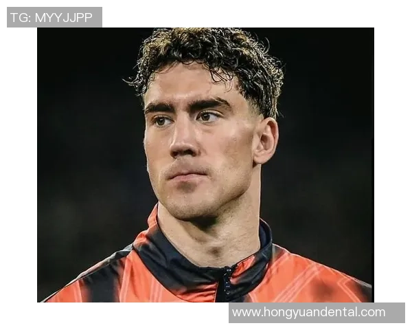 弗拉霍维奇：从天才前锋到欧洲足坛新星的崛起之路